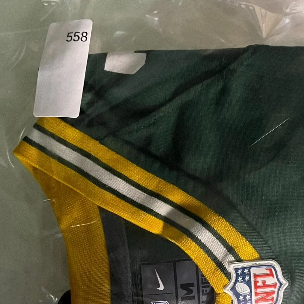 Nike Green Bay Packers Aaron Rodgers #12 Football Jersey Boy Medium Green V Neck